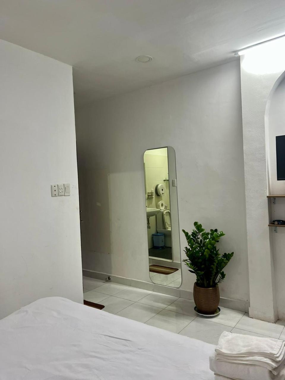 Modern Double With View - 5mins To Buivien Street, Benthanh Market Hotel *